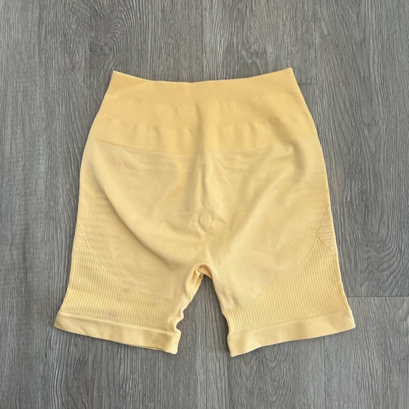 Alphalete Shorts - Picture 3 of 5